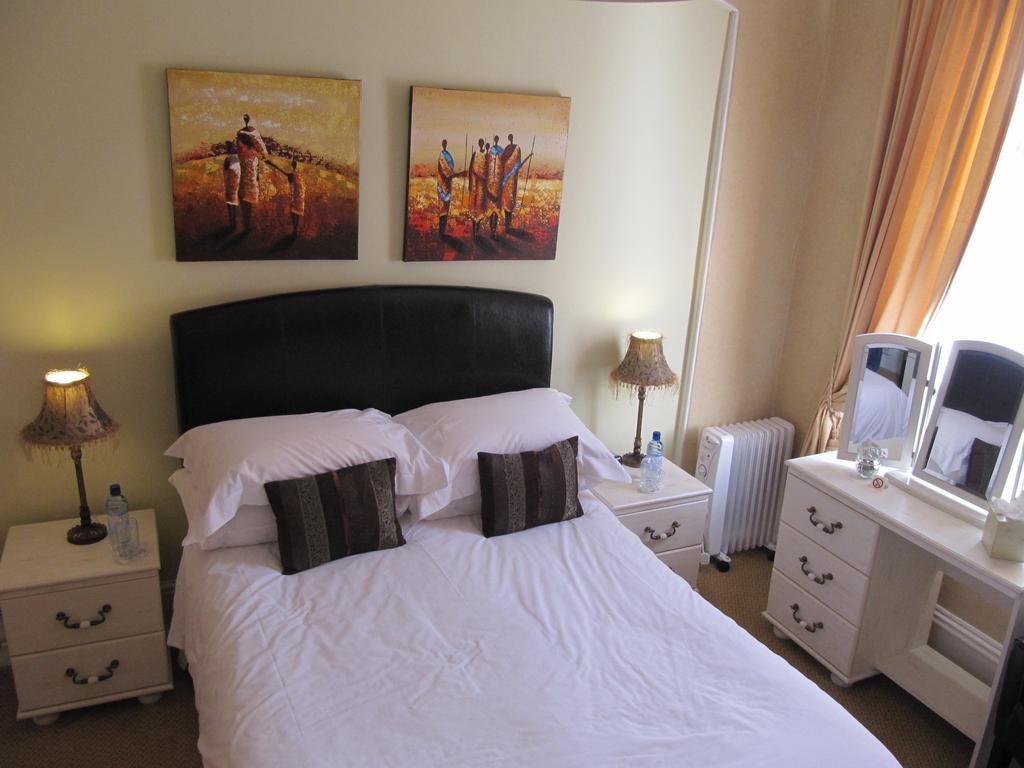 Couette-café The Shirley 4*